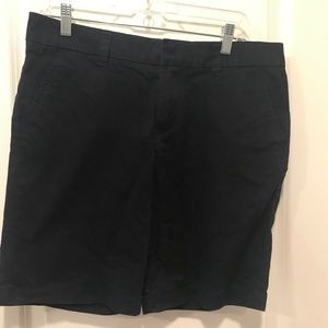 Tommy Hilfiger Navy Blue Chino Bermuda shorts. siz